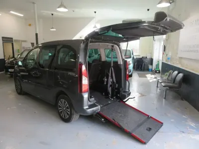 Używany Peugeot Partner 2018 Szary Minivan