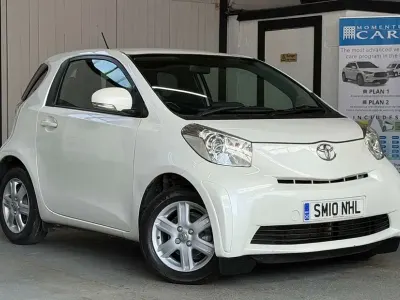 Used Toyota iQ 2010 White Hatchback