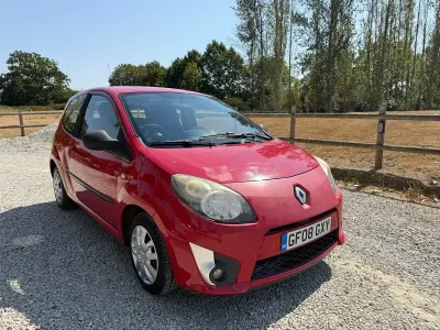 Used Renault Twingo Extreme 58 HP (42 kW) 2008 Red Hatchback