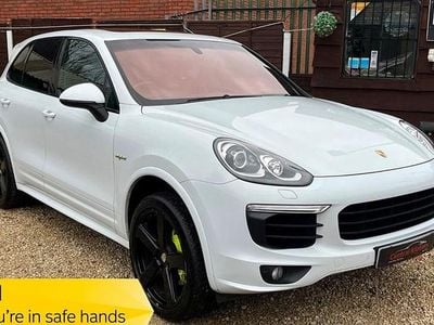 Used 2016 Porsche Cayenne Platinum Edition SUV | £20,195 (Fair price)
