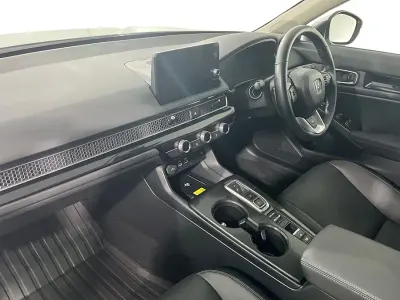 Begagnad Honda Civic Advance 2024 Vit Halvkombi