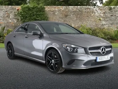 Begagnad Mercedes CLA200 136 HK (100 kW) 2017 Grå Sedan