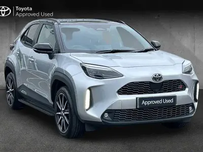 Used Toyota Yaris Cross Sport 128 HP (94 kW) 2025 Silver metallic with black roof SUV