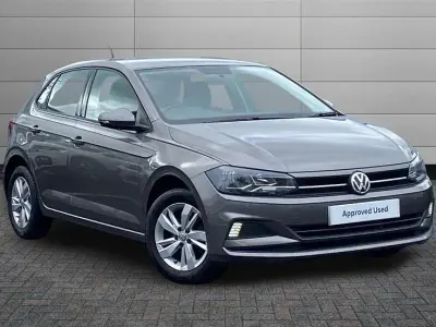 Usado VW Polo SE 95 HP (69 kW) 2019 Verde Citadino