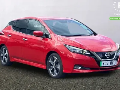 Gebraucht Nissan Leaf N-Connecta 110 kW (150 PS) 2021 Rot Kleinwagen