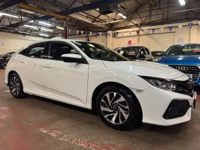 Begagnad Honda Civic SE 126 HK (92 kW) 2018 Vit Halvkombi