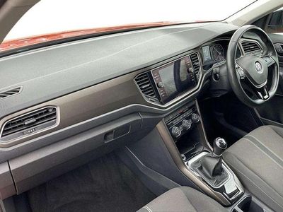 Used VW T-Roc Design 115 HP (84 kW) 2018 Orange SUV