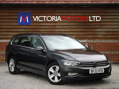 Used VW Passat SE 150 HP (110 kW) 2022 Grey Estate