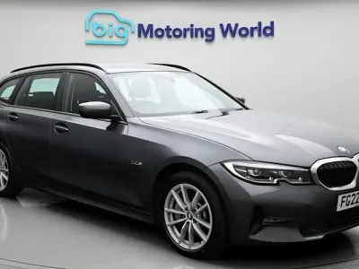 Usado BMW 330e 292 HP (214 kW) 2022 Cinzento Carrinha