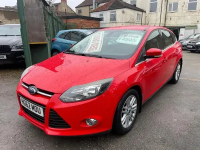 Used Ford Focus Titanium 115 HP (84 kW) 2012 Red Hatchback