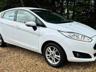 Used Ford Fiesta Zetec 2016 White Hatchback