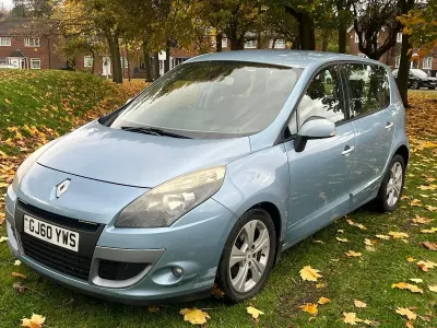 Used Renault Scénic III Dynamique 150 HP (110 kW) 2010 Blue MPV