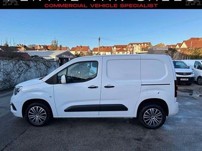 Used Vauxhall Combo Sportive 100 HP (73 kW) 2021 White MPV