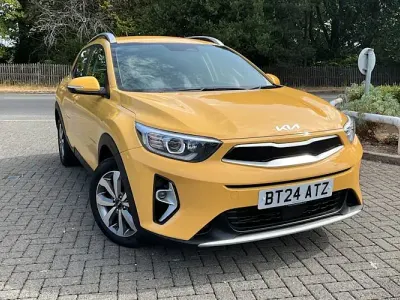 Used Kia Stonic 101 HP (74 kW) 2024 Yellow SUV