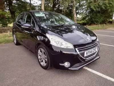 Used Peugeot 208 Allure 68 HP (50 kW) 2014 Black Hatchback