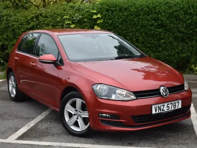Używany VW Golf VII Match 105 KM (77 kW) 2015 Czerwony Hatchback