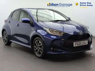 Used Toyota Yaris Design 116 HP (85 kW) 2021 Blue Hatchback