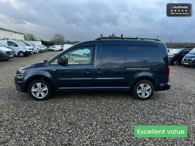 Usado VW Caddy Maxi Highline 125 HP (91 kW) 2017 Azul Monovolume