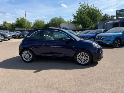 Usado Vauxhall Adam Glam 2015 Azul Utilitario
