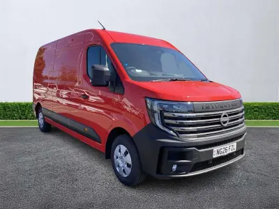 New Nissan Interstar Tekna 130 HP (95 kW) 2026 Red Van