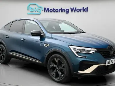 Begagnad Renault Arkana Engineered 145 HK (106 kW) 2023 Blå SUV