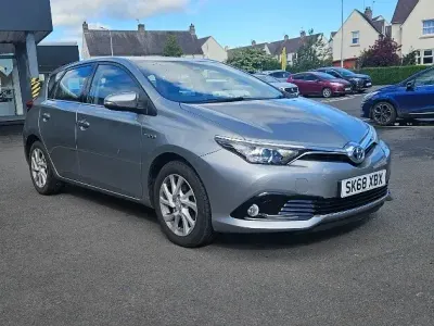 Used Toyota Auris Hybrid