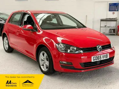 Usado VW Golf VII Match 2015 Vermelho Citadino