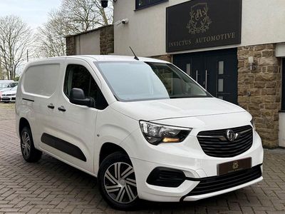 Used Vauxhall Combo Sportive 100 HP (73 kW) 2020 White MPV