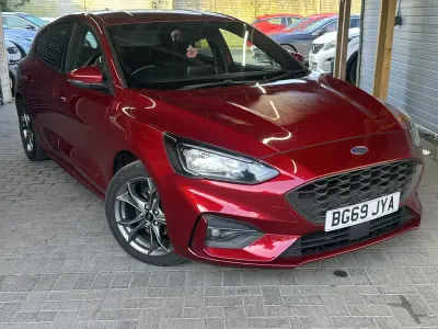 Used Ford Focus ST-Line 125 HP (91 kW) 2019 Red Hatchback