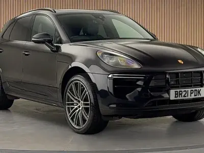 Used Porsche Macan Turbo 441 HP (324 kW) 2020 Jet black SUV