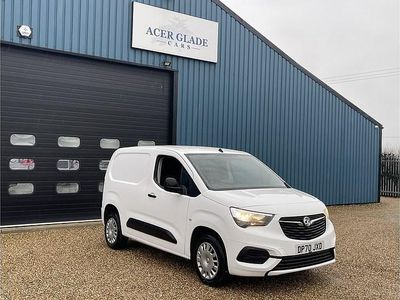 Used Vauxhall Combo Sportive 100 HP (73 kW) 2020 White Van