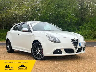 Begagnad Alfa Romeo Giulietta 105 HK (77 kW) 2013 Vit Halvkombi