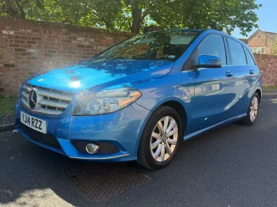 Begagnad Mercedes B200 SE 136 HK (100 kW) 2014 Blå Minibuss