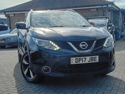 Used Nissan Qashqai N-Connecta 2017 Black SUV