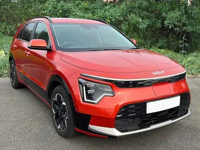 Used Kia Niro 150 kW (204 HP) 2023 Orange SUV