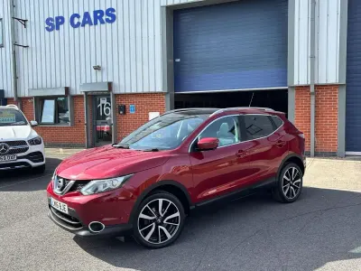Used Nissan Qashqai S 110 HP (80 kW) 2016 Red SUV