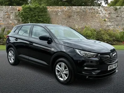 Used Vauxhall Grandland X S 130 HP (95 kW) 2019 Black SUV