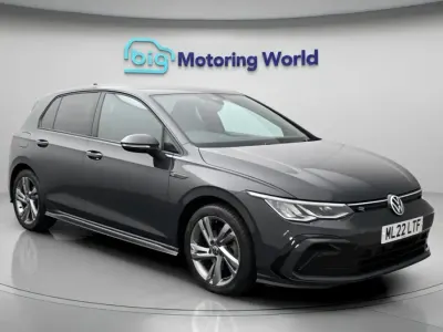 Second-hand VW Golf VIII R-line 148 CP (108 kW) 2022 Gri Hatchback