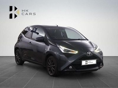 Usado Toyota Aygo x-press 69 HP (50 kW) 2018 Cinzento Citadino