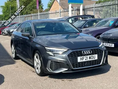 Usado Audi A3 S-Line 110 HP (80 kW) 2021 Cinzento Sedan