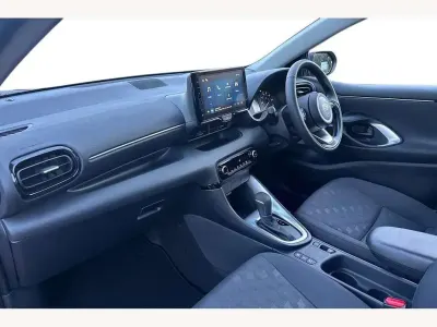 Used Toyota Yaris Hybrid 116 HP (85 kW) 2025 Scarlet flare Hatchback