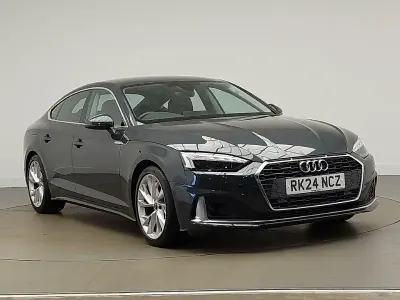 Begagnad Audi A5 Sport 150 HK (110 kW) 2024 Grå Halvkombi