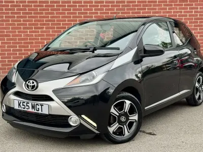 Used Toyota Aygo X-clusiv 68 HP (50 kW) 2015 Black Hatchback