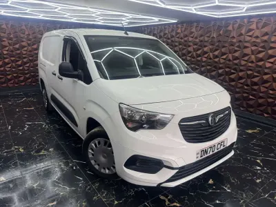 Używany Vauxhall Combo Sportive 100 KM (73 kW) 2020 Biały Minivan