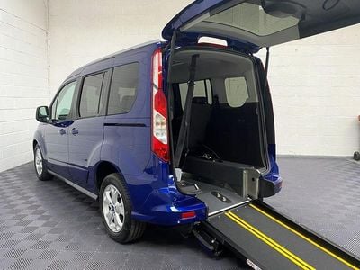 Used Ford Tourneo Connect Titanium 100 HP (73 kW) 2018 Blue MPV
