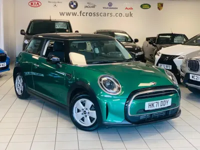 Używany Mini Cooper Classic 2021 Zielony Hatchback