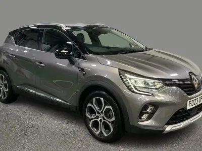 Używany Renault Captur Techno 142 KM (104 kW) 2023 Szary SUV