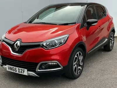 Usado Renault Captur Signature 90 HP (66 kW) 2016 Vermelho SUV