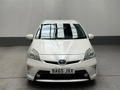 Used Toyota Prius 70 HP (51 kW) 2026 White Hatchback