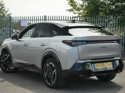 Used Peugeot e-3008 GT 156 kW (213 HP) 2025 Grey SUV